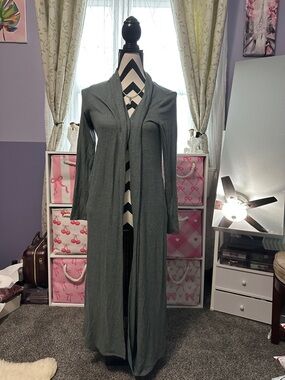 Lisa rinna long cardigan xs w/ side pockets